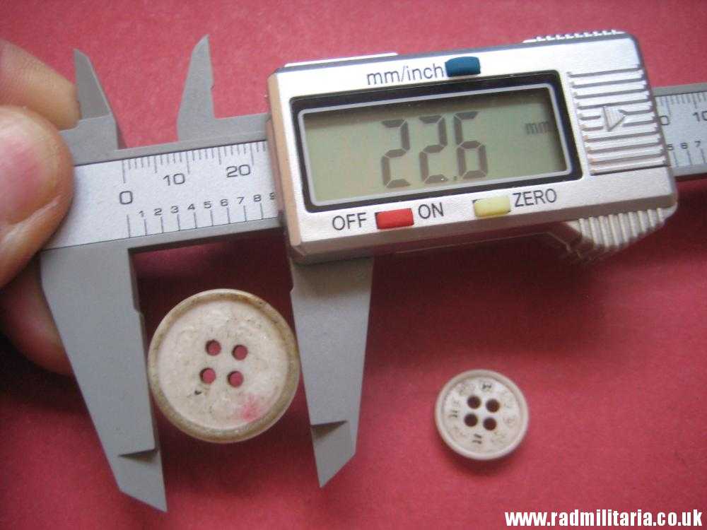 & SET of 2 WW2 German PLASTIC BUTTONS: BDM JM - RZM A9/1 metal detecting find. - Image 9