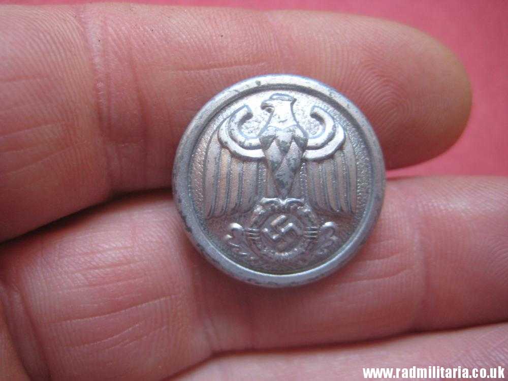 & WW2 original German Diplomatic Corps or RMBO BUTTON marker: "GG 22/m" v. good condition. - Image 12