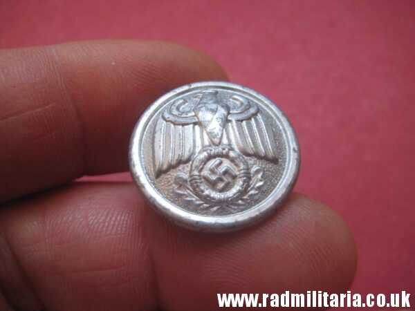 & WW2 original German Diplomatic Corps or RMBO BUTTON marker: "GG 22/m" v. good condition. - Image 8