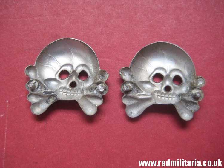& WW2 SET of 2 original German SKULL BADGES in good condition aluminum Collar BADGES. - Image 6