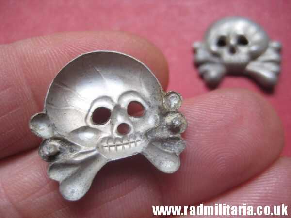 & WW2 SET of 2 original German SKULL BADGES in good condition aluminum Collar BADGES. - Image 9