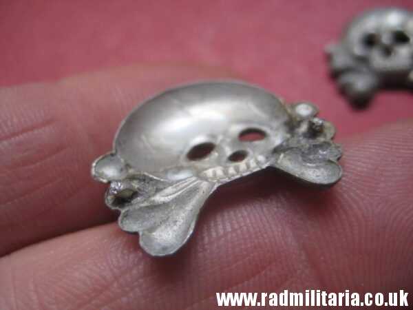 & WW2 SET of 2 original German SKULL BADGES in good condition aluminum Collar BADGES. - Image 10