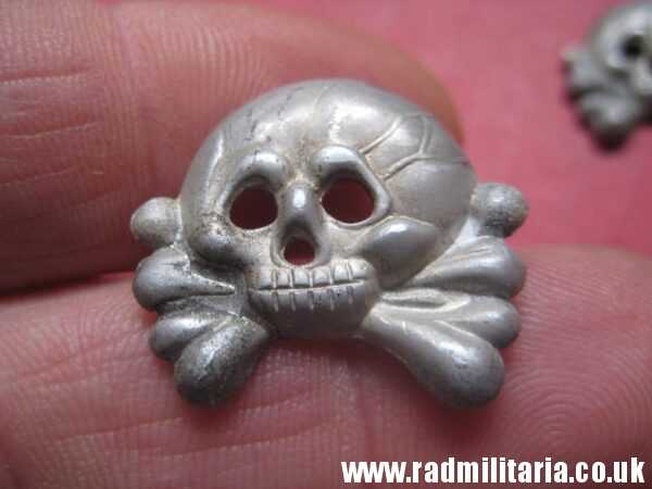 & WW2 SET of 2 original German SKULL BADGES in good condition aluminum Collar BADGES. - Image 11