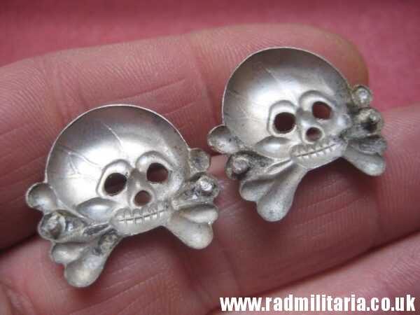 & WW2 SET of 2 original German SKULL BADGES in good condition aluminum Collar BADGES. - Image 14