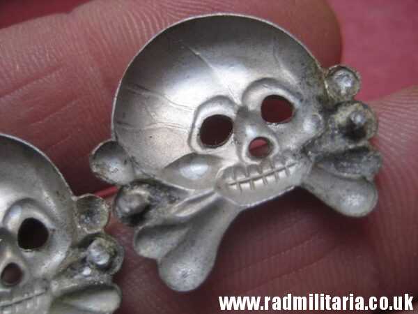 & WW2 SET of 2 original German SKULL BADGES in good condition aluminum Collar BADGES. - Image 15