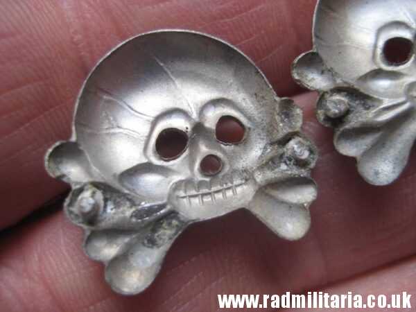 & WW2 SET of 2 original German SKULL BADGES in good condition aluminum Collar BADGES. - Image 16