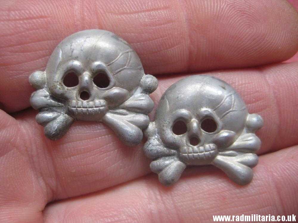 & WW2 SET of 2 original German SKULL BADGES in good condition aluminum Collar BADGES. - Image 20
