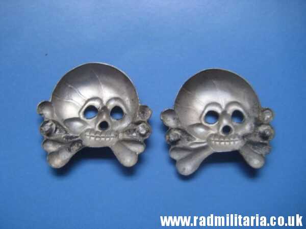 & WW2 SET of 2 original German SKULL BADGES in good condition aluminum Collar BADGES. - Image 3