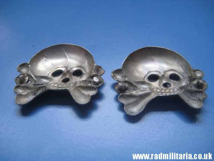 & WW2 SET of 2 original German SKULL BADGES in good condition aluminum Collar BADGES. - Image 4
