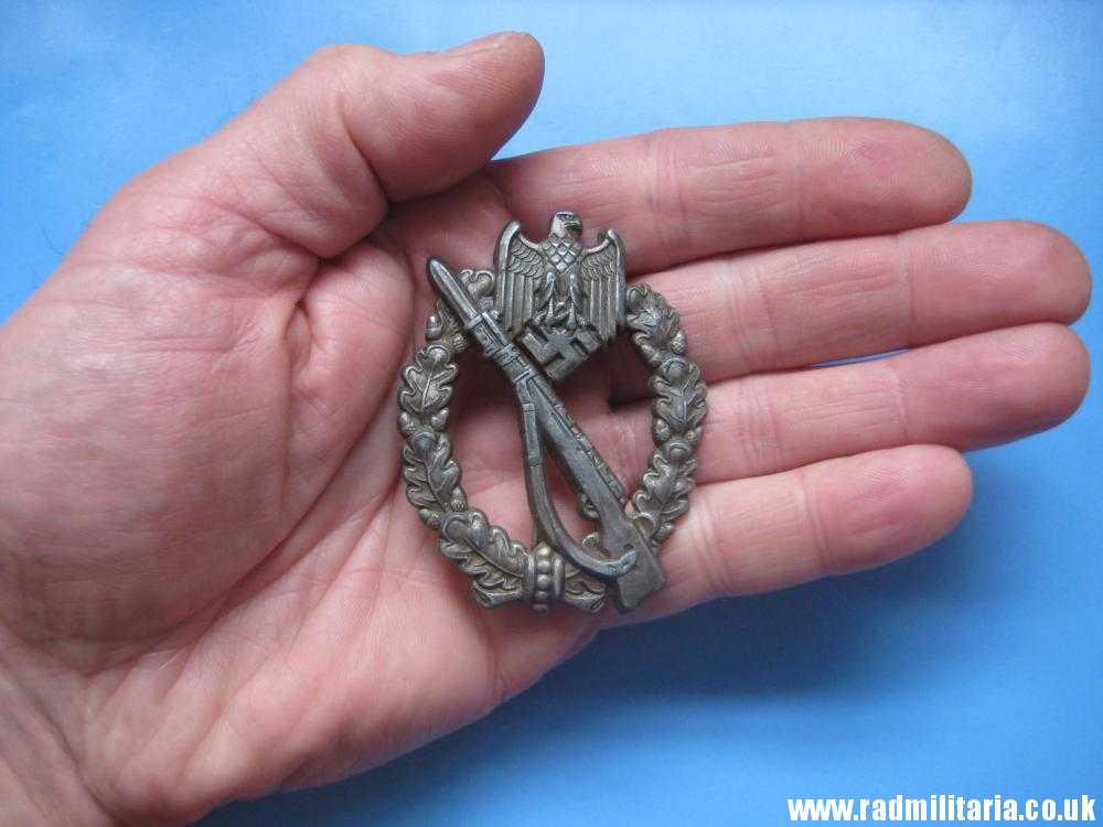 & original WW2 German INFANTRY ASSAULT BADGE rare pattern, marked: "A" - Assmann v. good condition !! - Image 7