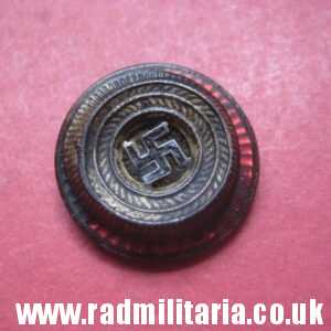 & WW2 genuine German NSDAP cap BADGE marked: RZM M1/8 - metal detecting find.