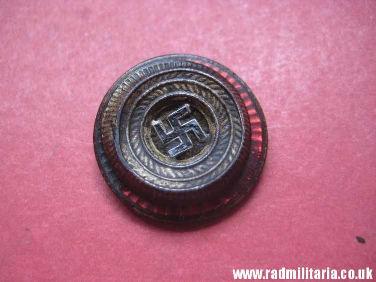 & WW2 genuine German NSDAP cap BADGE marked: RZM M1/8 - metal detecting find.