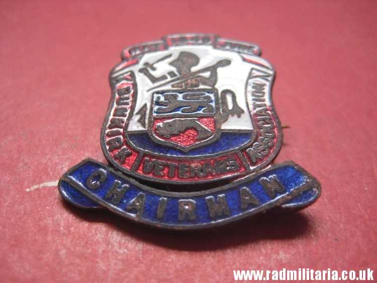 & post WW2 original ENAMEL BADGE - 1940 DUNKIRK Veterans Associacion - CHAIRMAN - Image 3