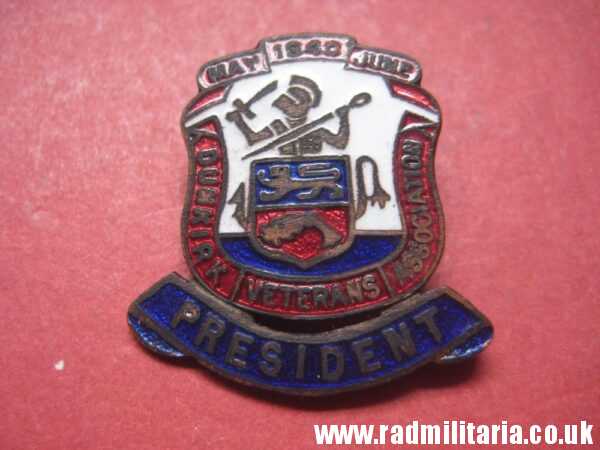 & post WW2 original ENAMEL BADGE - 1940 DUNKIRK Veterans Associacion - PRESIDENT. - Image 2