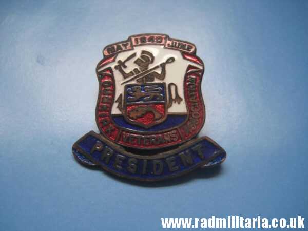 & post WW2 original ENAMEL BADGE - 1940 DUNKIRK Veterans Associacion - PRESIDENT.