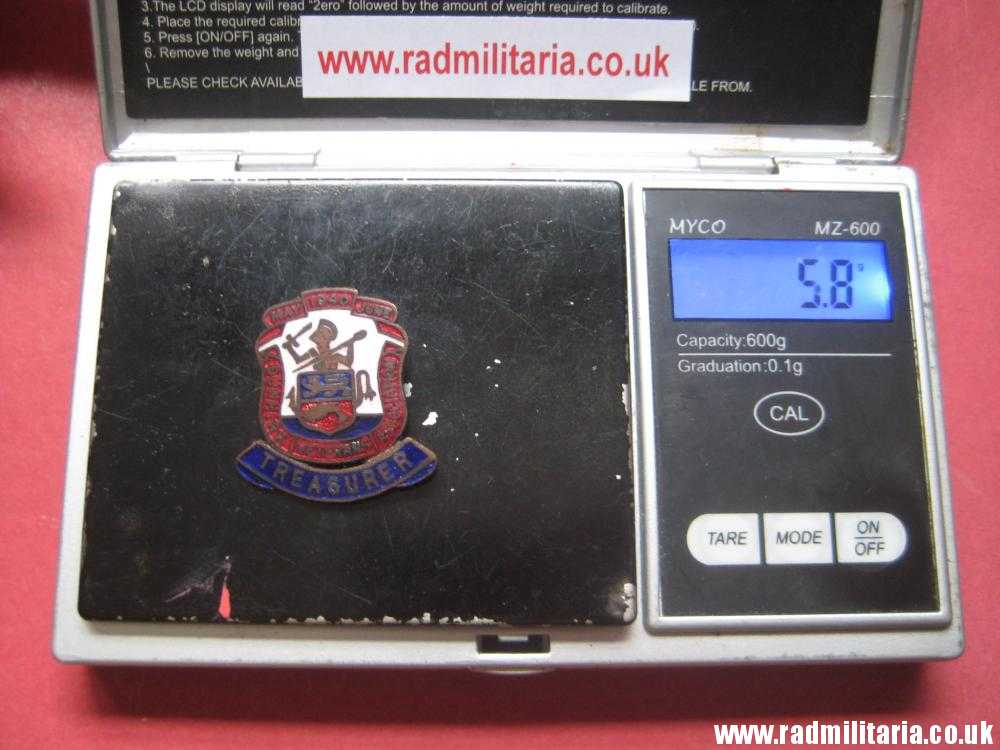 & post WW2 original ENAMEL BADGE - 1940 DUNKIRK Veterans Associacion - TREASURER - Image 9