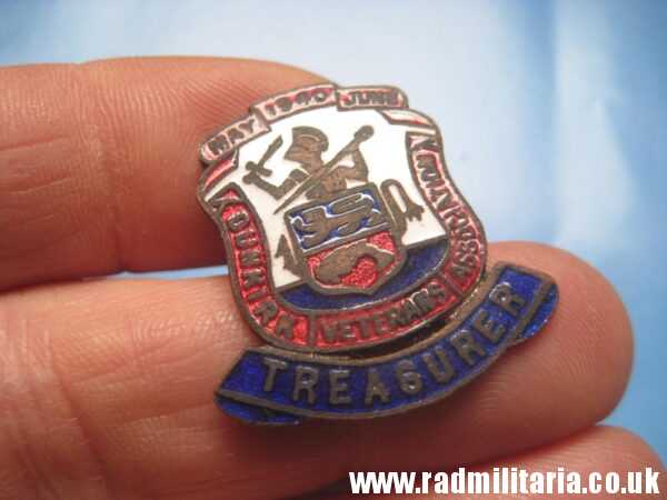 & post WW2 original ENAMEL BADGE - 1940 DUNKIRK Veterans Associacion - TREASURER