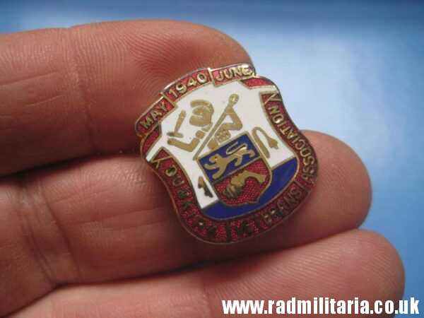 & post WW2 original ENAMEL BADGE - 1940 DUNKIRK Veterans Associacion - gold color badge. - Image 17