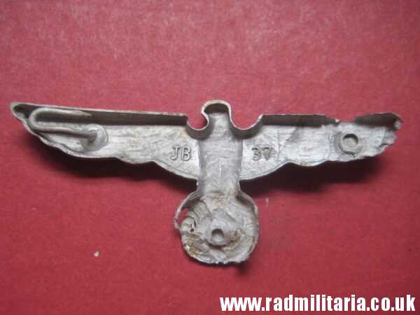 & WW2 original German EAGLE CAP BADGE marked: JB 37, aluminum - metal detecting find. - Image 3