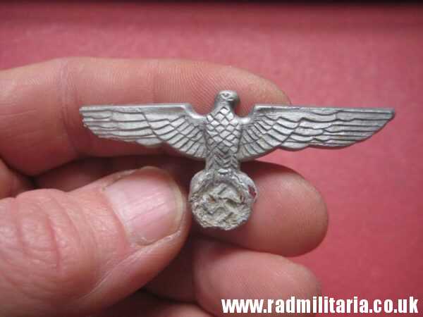 & WW2 original German EAGLE CAP BADGE marked: JB 37, aluminum - metal detecting find. - Image 6