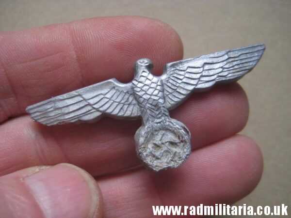 & WW2 original German EAGLE CAP BADGE marked: JB 37, aluminum - metal detecting find. - Image 10