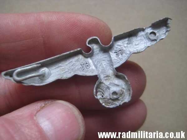 & WW2 original German EAGLE CAP BADGE marked: JB 37, aluminum - metal detecting find. - Image 11