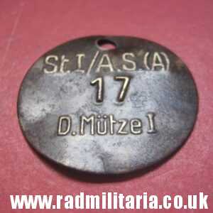 & WW2 unknown German Wehrmacht uniform DOG TAG: "St.I/A.S.(A) 17 D.Mutze" - metal detecting find.
