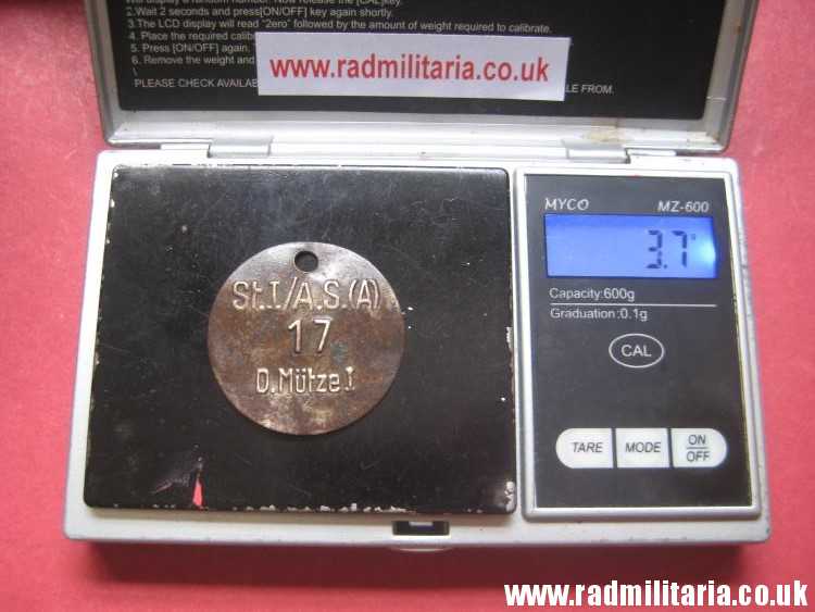 & WW2 unknown German Wehrmacht uniform DOG TAG: "St.I/A.S.(A) 17 D.Mutze" - metal detecting find. - Image 9