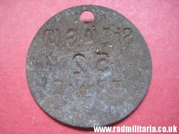 & WW2 unknown German Wehrmacht uniform DOG TAG: "St.I/A.S.(A) 52 T.Rock II" - metal detecting find. - Image 4