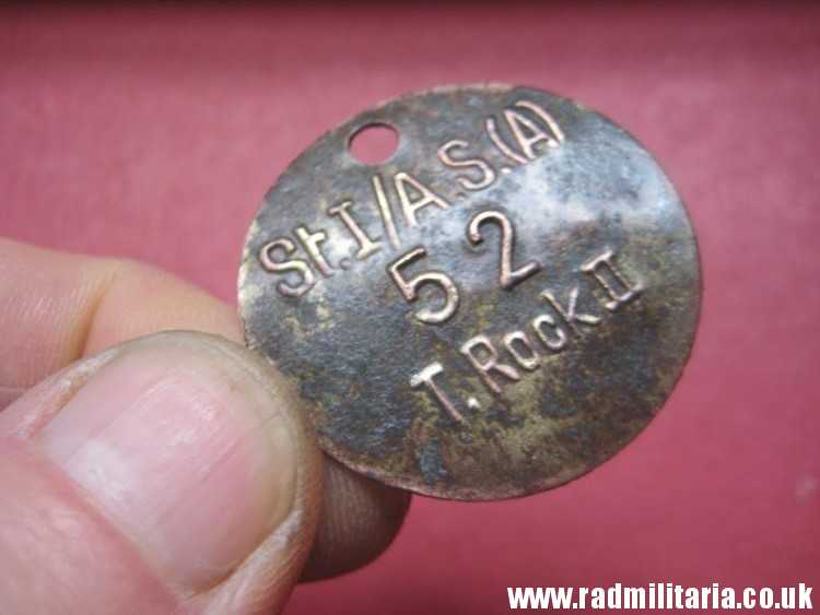 & WW2 unknown German Wehrmacht uniform DOG TAG: "St.I/A.S.(A) 52 T.Rock II" - metal detecting find. - Image 7