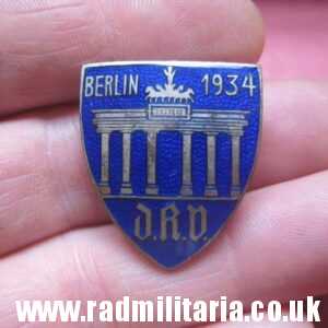 & WW2 unknown German ENAMEL BADGE - BERLIN 1934, good condition.