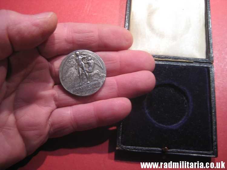 & original WW2 Royal Air Force RAF MEDAL with box. - Image 4