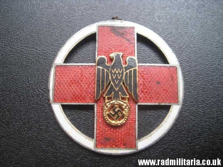 & WW2 German Red Cross ENAMEL MEDAL Fur Verdienste um das DRK - genuine. - Image 23