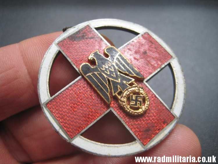 & WW2 German Red Cross ENAMEL MEDAL Fur Verdienste um das DRK - genuine. - Image 26