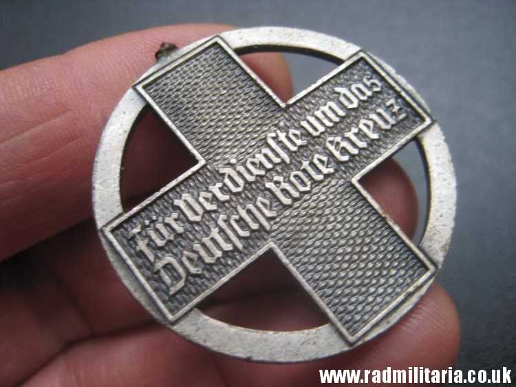 & WW2 German Red Cross ENAMEL MEDAL Fur Verdienste um das DRK - genuine. - Image 25