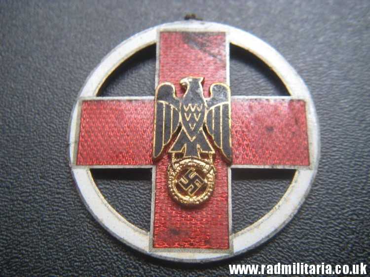 & WW2 German Red Cross ENAMEL MEDAL Fur Verdienste um das DRK - genuine. - Image 9