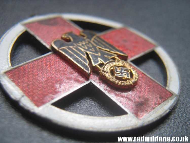 & WW2 German Red Cross ENAMEL MEDAL Fur Verdienste um das DRK - genuine. - Image 10