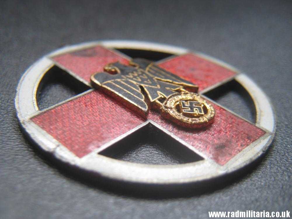 & WW2 German Red Cross ENAMEL MEDAL Fur Verdienste um das DRK - genuine. - Image 11