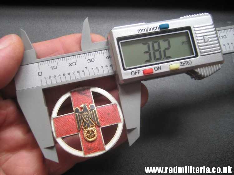 & WW2 German Red Cross ENAMEL MEDAL Fur Verdienste um das DRK - genuine. - Image 13