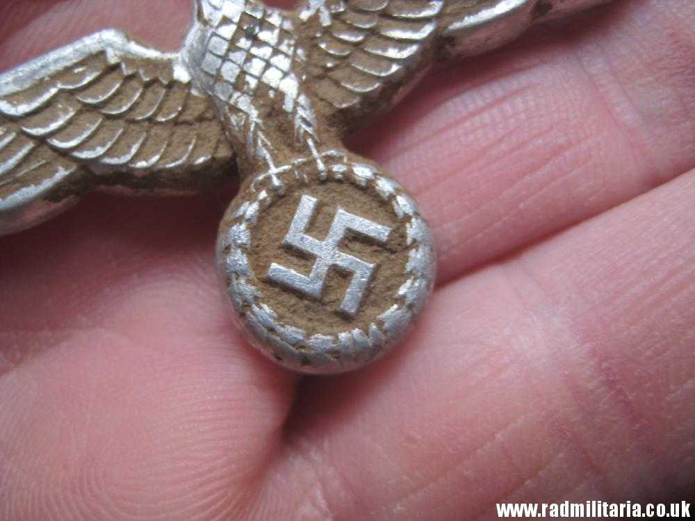 & WW2 original German EAGLE CAP BADGE, aluminum - metal detecting find. - Image 7
