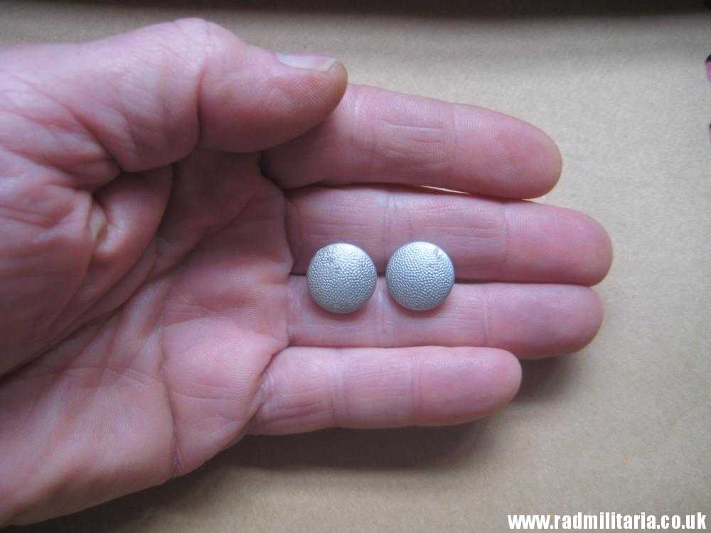 & SET of 2 genuine small WAFFEN SS Tunic BUTTONS - RZM 155/39 SS, maker: Assmann Ludenscheid - RARE !!! - Image 12