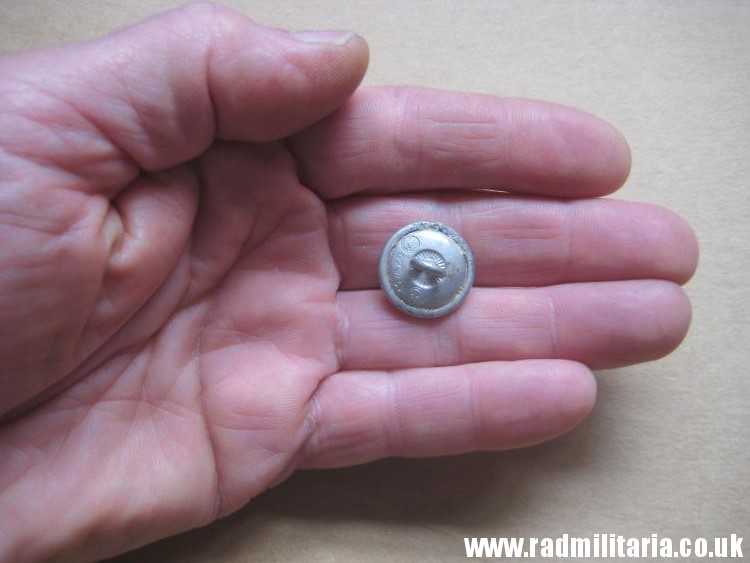 & WW2 German WAFFEN SS Tunic BUTTON - RZM 629/39 SS, very RARE !! - Image 20