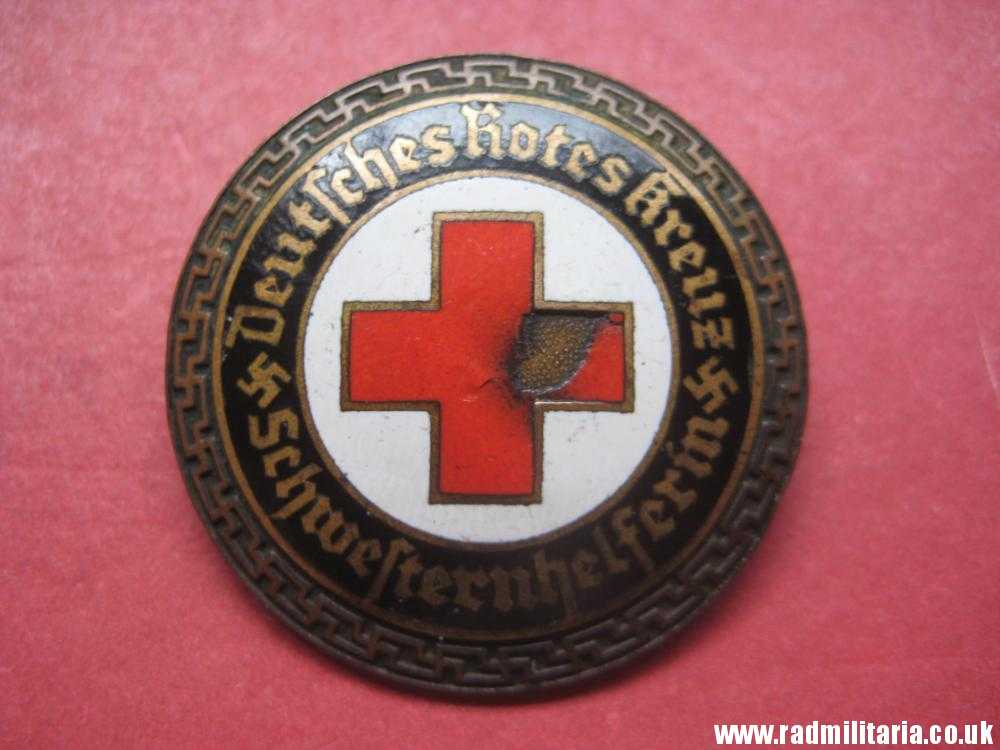 & WW2 German Red Cross ENAMEL BADGE/BROOCH - DRK Brosche Schwesternhelferin, Genuine.