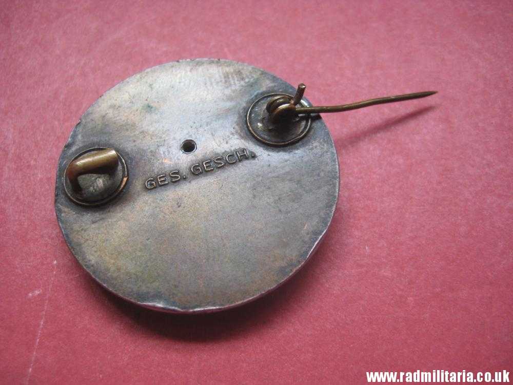 & WW2 German Red Cross ENAMEL BADGE/BROOCH - DRK Brosche Schwesternhelferin, Genuine. - Image 9