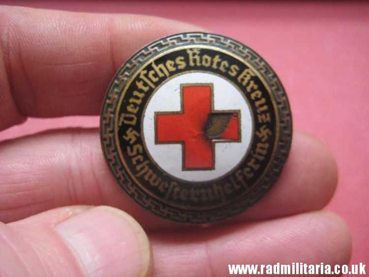 & WW2 German Red Cross ENAMEL BADGE/BROOCH - DRK Brosche Schwesternhelferin, Genuine. - Image 3