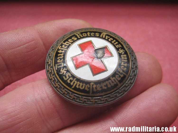 & WW2 German Red Cross ENAMEL BADGE/BROOCH - DRK Brosche Schwesternhelferin, Genuine. - Image 11