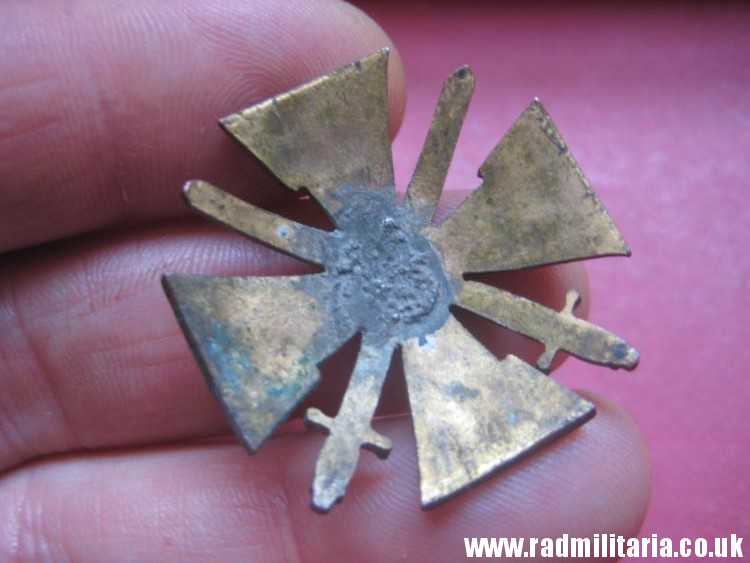 & WW2 unknown original LATVIJAN enamel BADGE - CROSS with date 14.XI.1919 - metal detecting find. - Image 3
