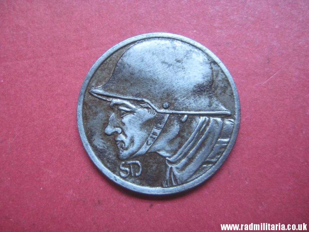 & ONE original German iron COIN from WW1: date 1918, German helmet. - Image 9