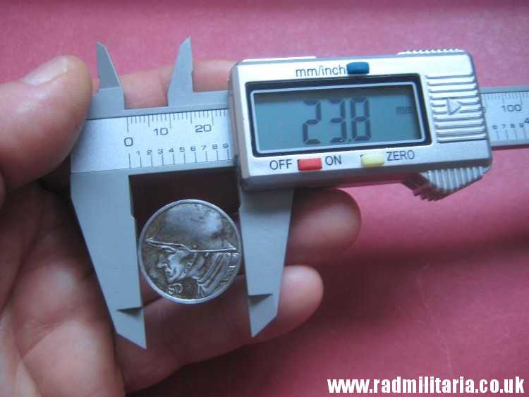 & ONE original German iron COIN from WW1: date 1918, German helmet. - Image 7