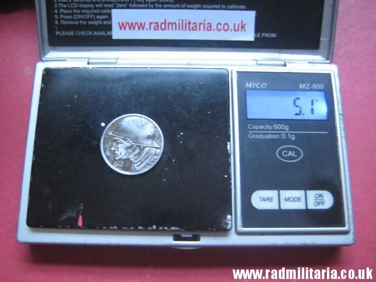 & ONE original German iron COIN from WW1: date 1918, German helmet. - Image 8